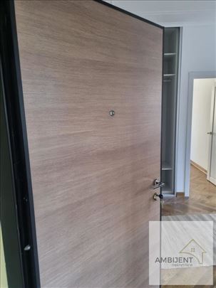 Prodajemo prelep troiposoban stan na Vracaru