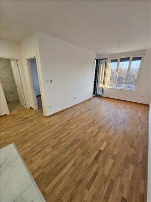 ~~~ ODLIČAN dvosoban stan, Patrijarha Pavla ~~~