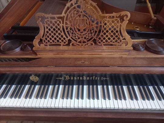 Polukoncertni klavir Bosendorfer