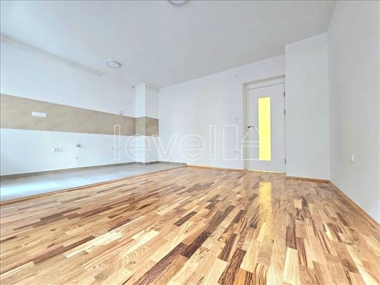 Stan,Novi Sad,Cara Dušana,kv: 43.00, € 126000