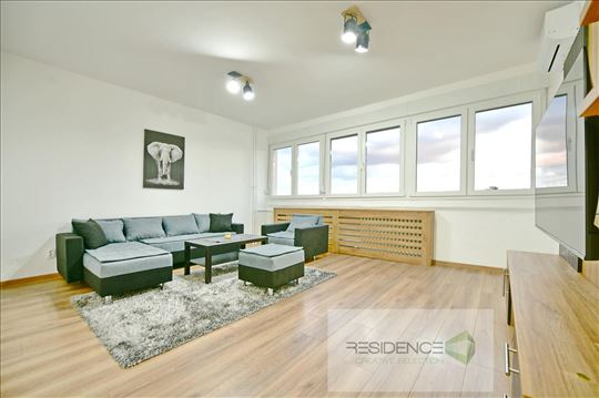 Svetao stan u Bloku 45, na korak od Savskog keja