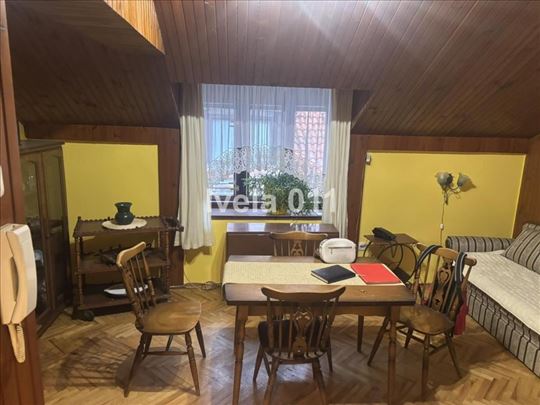 Uknjižen stan, hitno - Cvetni trg ID#4095