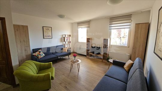 Izdaje se nov, namešten trosoban stan