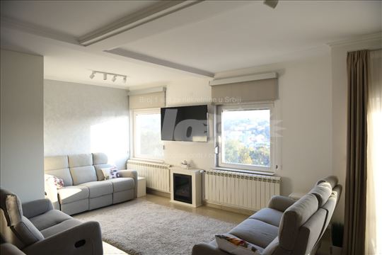 Jednistven stan za uzivanje!