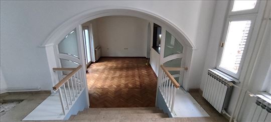 Neimar, pr kuće sa baštom, prazno ili namešteno ..