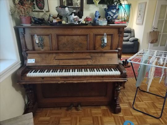Prodajem stilski pianino