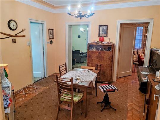 Stanoja Glavaša salonac 3.5-soban za renoviranje