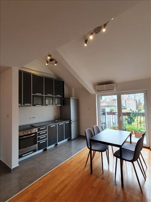 Stari grad, Hilandarska, 55m2, uknjižen, lift