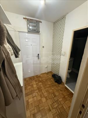 Uknjizen stan Barajevo Naselje Gaj