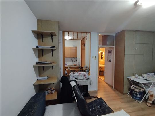 1,0,Čukarička Padina,28m2,VI/VIII,lift,cg