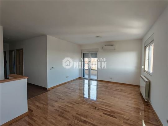 2,5 stan. useljiv uknjižen ID#2198