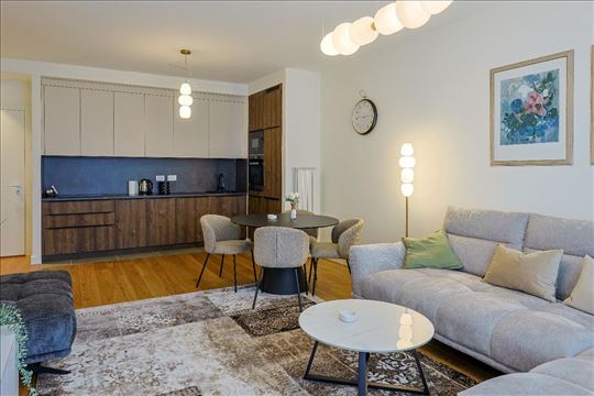 BW Quartet- Pogled na reku i St. Regis kulu