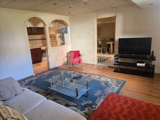 Izdaje se stan NBG Bežanijska kosa