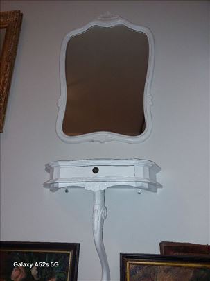 Konzola sa ogledalom