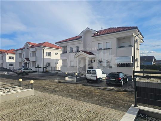 Luksuzan stan u izgradnji- Surčin (Jakovo)