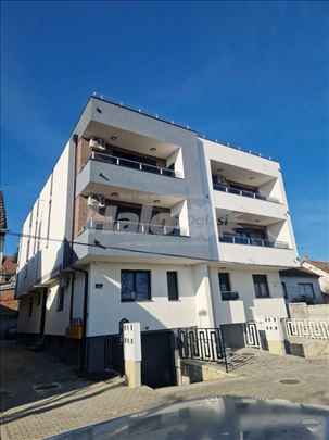 Vlasnik  prodaje lux nov cetvorosoban