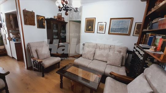 Zemun, Ohridska ulica, dvoiposoban stan, odličan