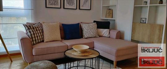 AdamoviĆevo Naselje Izdaje Se Jednoiposoban NameŠt