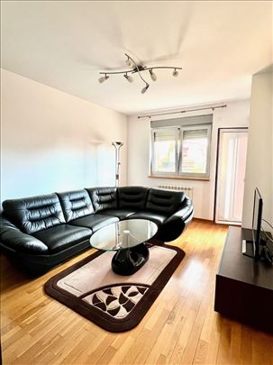 Atlas kožna ugaona garnitura