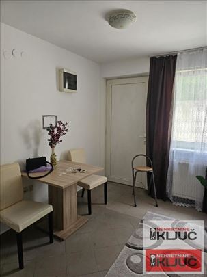 AvijatiČarsko Naselje, 13m2+3m2, Garsonjera, Uknji