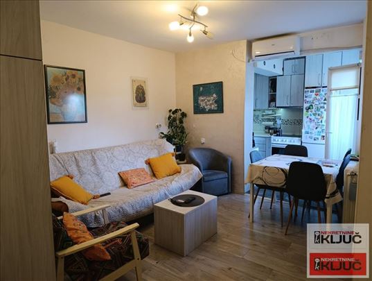 AvijatiČarsko Naselje, 50m2, Dvoiposoban, Fasadna 