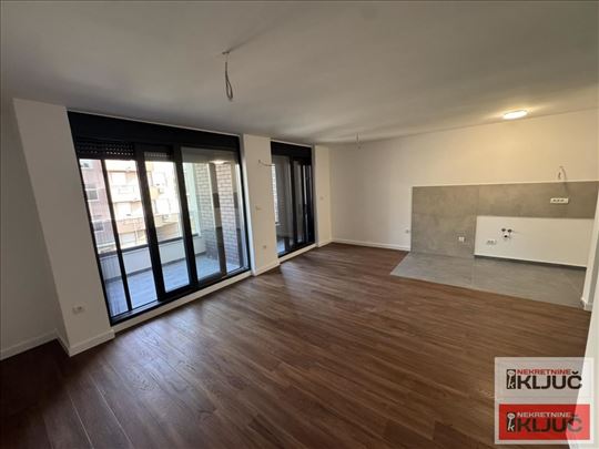 Bulevar Evrope, 136m2, Četvoroiposoban- Penthouse 