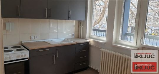 Bulevar Izdaje Se Dvosoban Stan Za Stanovanje Ili