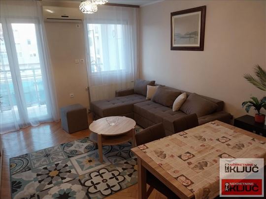 Cara DuŠana, 43m2, Dvosoban, Namešten