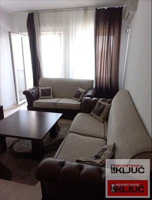 Centar Izdaje Se Dvoiposoban NameŠten Stan