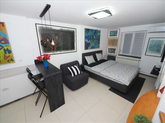 Centar, Maršala Birjuzova, namešten, 30m2+100m2 