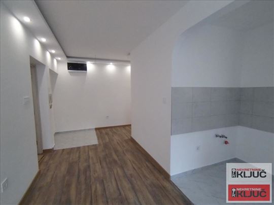 Detelinara, 58m2, Dvoiposoban, Renoviran