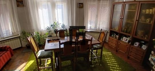 Fantastičan salonac-Plato Kalenića-Golsvordijeva! 