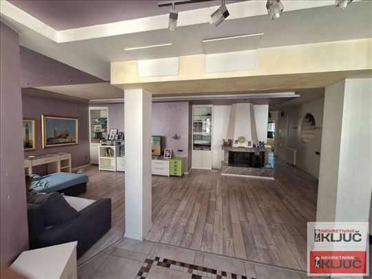 FutoŠka Pijaca, 174m2, Duplex-Namešten, Parking