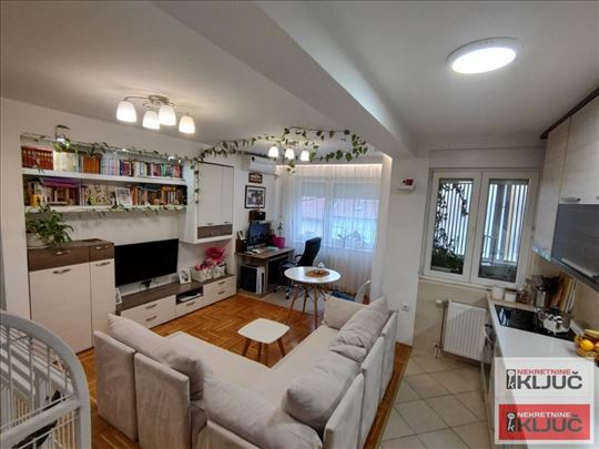 Grbavica, 42m2, Dvosoban, Namešten, Novija gradnja