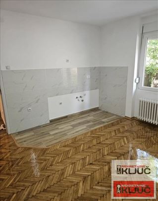Grbavica, 52m2+terasa 6m2, Dvoiposoban, Renoviran,