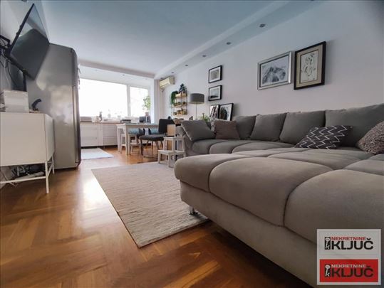 Grbavica, 75m2 korisno 85m2, Četvorosoban, Renovir