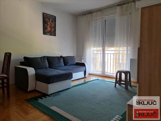 Grbavica Izdaje Se Jednoiposoban NameŠten Stan