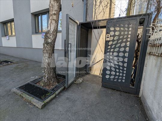 Izdaje se 78m2 visoko prizemlje, zaseban ulaz 