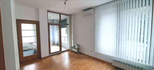 Kancelarije u centru Dedinja