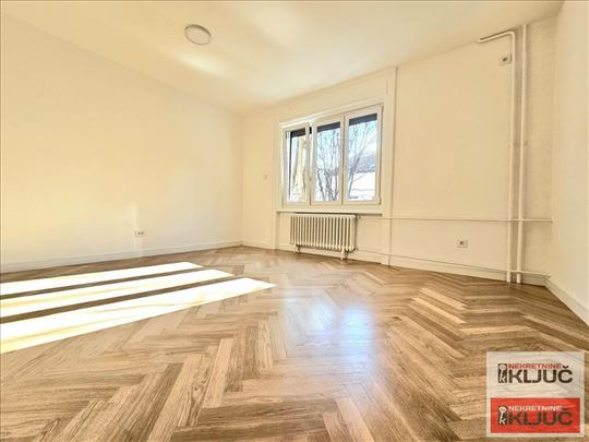 Kod IzvrŠnog VeĆa, 85m2, Trosoban, Renoviran