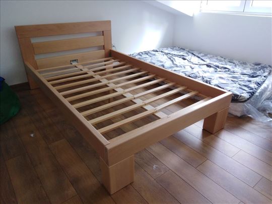 Kreveti bračni Quadro izrađeni od punog drveta