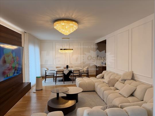 Luksuzan penthouse 168 m² – lift direktno u stan