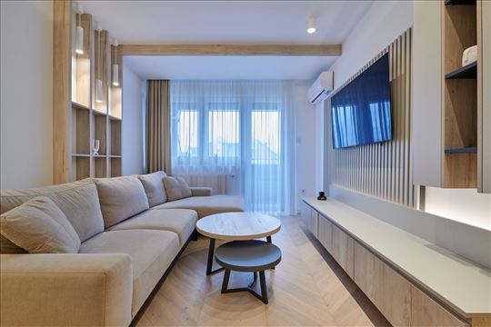 Luksuzan stan na Grbavici ! City gradnja ! 