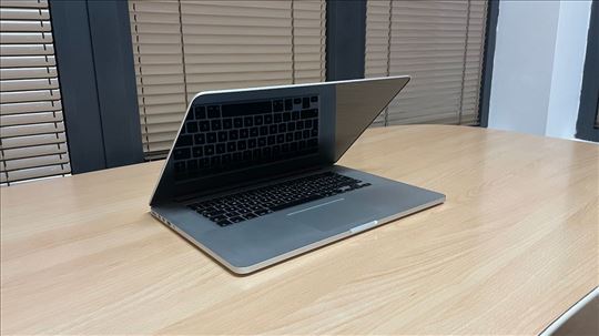 MacBook Pro Retina 15" i7 16GB RAM 256GB SSD NVIDI