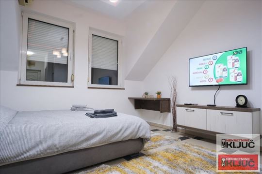 Najlon Pijaca, 19m2, Garsonjera, Nameštena