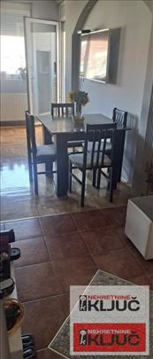Nova Detelinara, 45m2, Dvosoban, Parking, Renovira