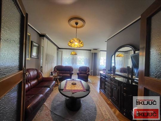 Novo Naselje-savina, 120m2, Četvorosoban, Renovira