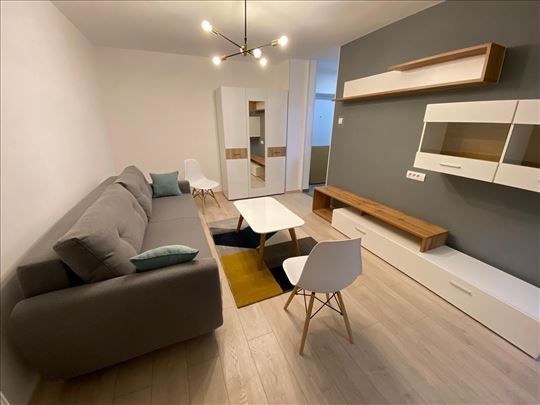 Odličan jednosoban stan na Bulevaru Oslobođenja !