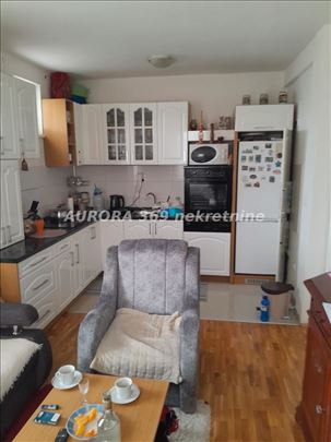 OdliČan Stan VeterniČka Rampa -novi Sad