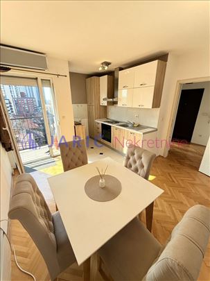 Palata Pravde,72m2.2.0.Lux